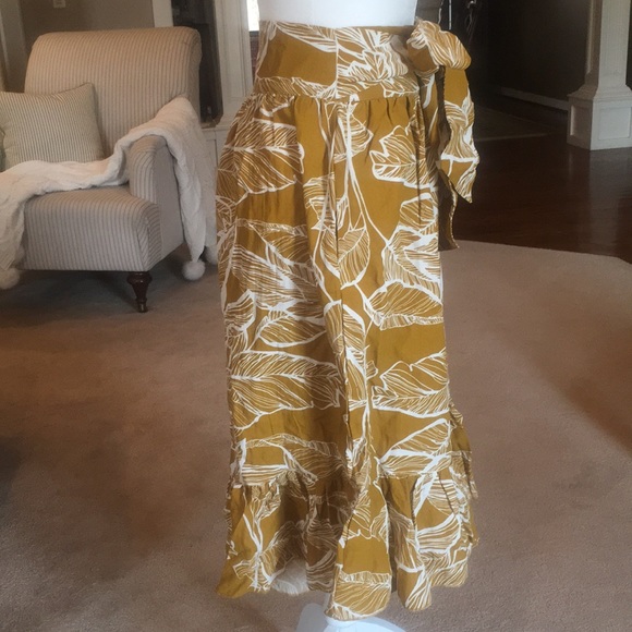 Linen Lux Mustard Colored Cullottes in Size Small - Picture 4 of 8